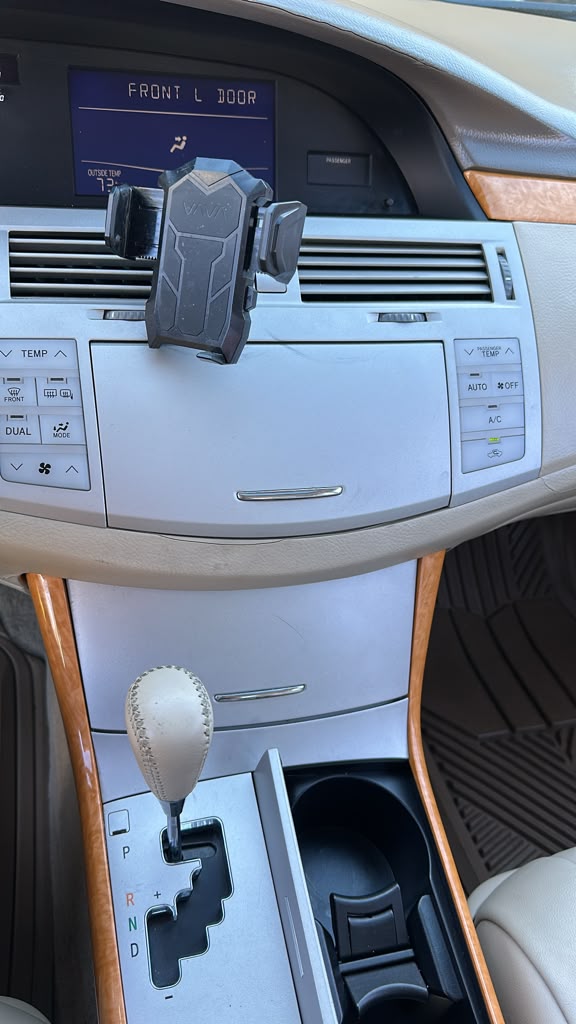 Used 2006 Toyota Avalon XLS FWD image 12