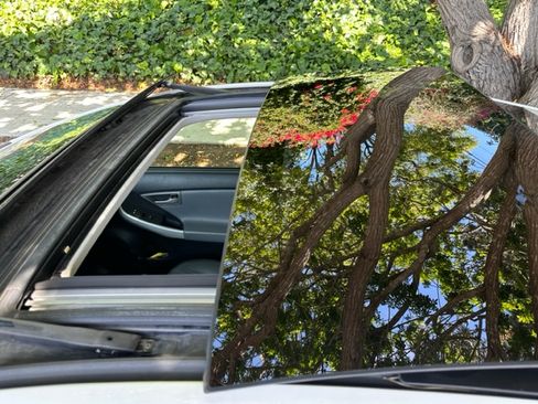 Used 2012 Toyota Prius Four image 9