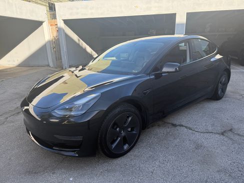 Used 2021 Tesla Model 3 Standard Range Plus image 9