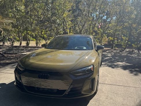 Used 2023 Audi e-tron GT Prestige w/ Prestige Package image 6