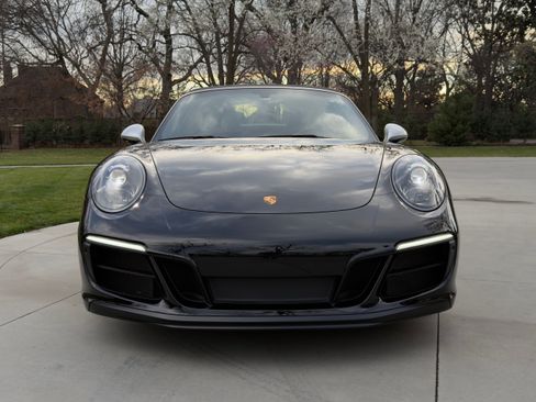 Used 2019 Porsche 911 Targa 4 GTS image 10