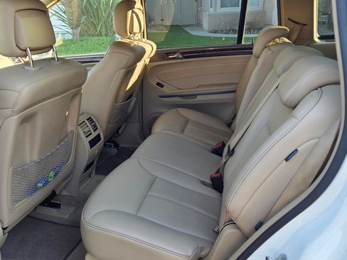 Used 2010 Mercedes-Benz GL 450 4MATIC image 9