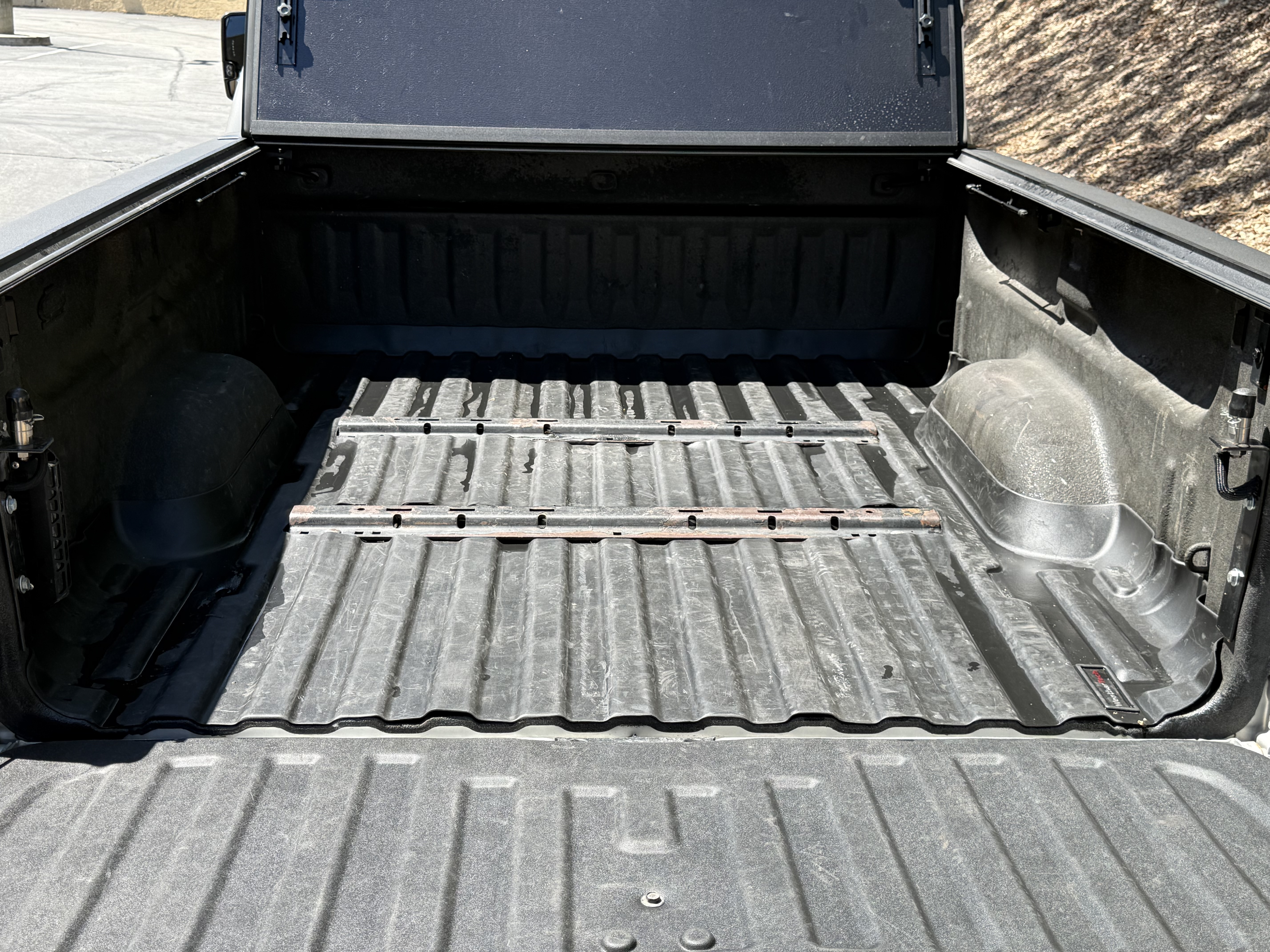Used 2013 Chevrolet Silverado 2500 LTZ w/ LTZ Plus Package RWD image 4