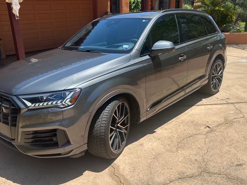 Used 2020 Audi Q7 3.0T Prestige w/ Prestige Package AWD/4WD image 2