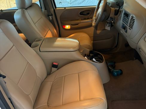 Used 2001 Ford F150 Harley-Davidson image 9