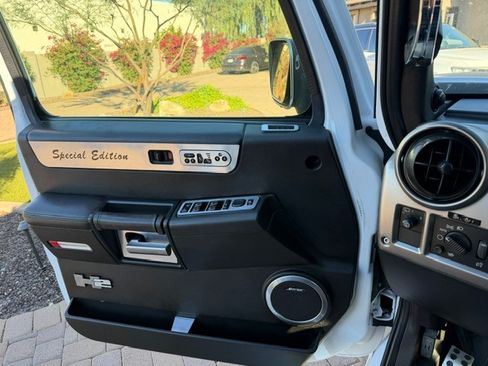 Used 2006 HUMMER H2 image 6