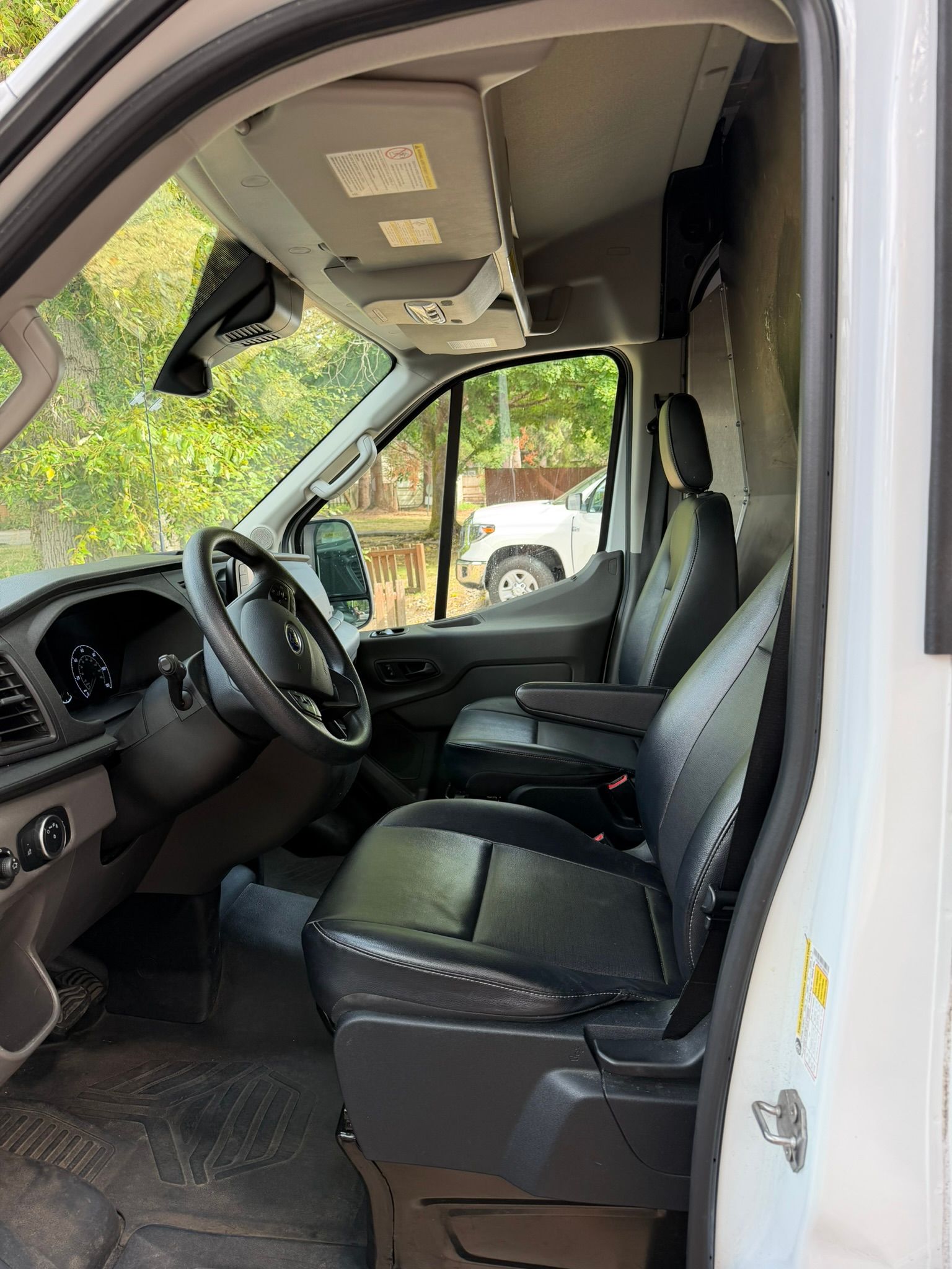 Used 2020 Ford Transit 250 Medium Roof RWD image 8