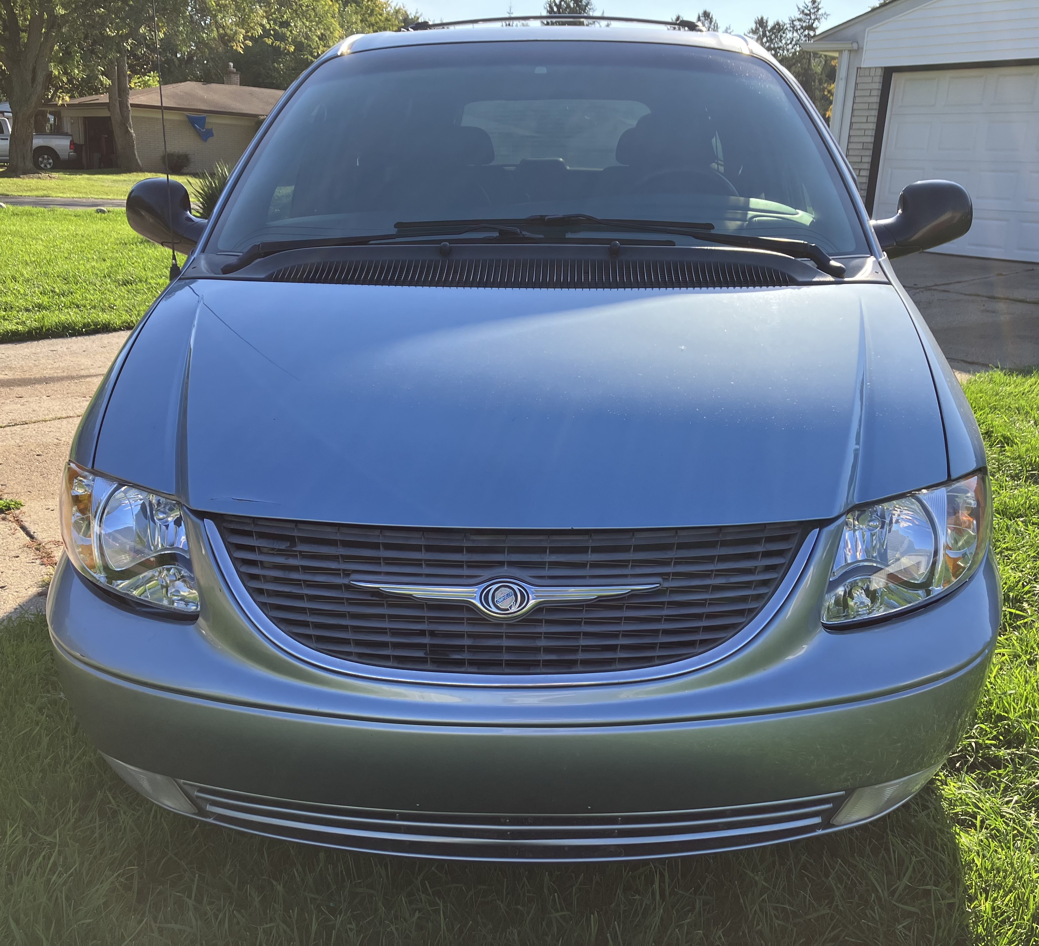 Used 2002 Chrysler Town & Country LXi FWD image 4