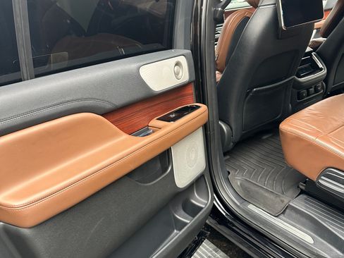 Used 2023 Lincoln Navigator L Reserve image 19