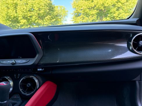 Used 2021 Chevrolet Camaro ZL1 RWD image 27