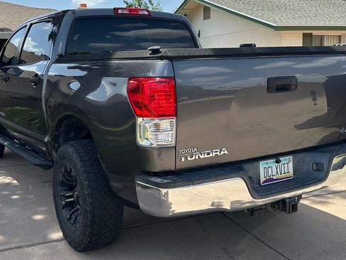 Used 2013 Toyota Tundra 4x4 CrewMax w/ Tow Pkg image 6