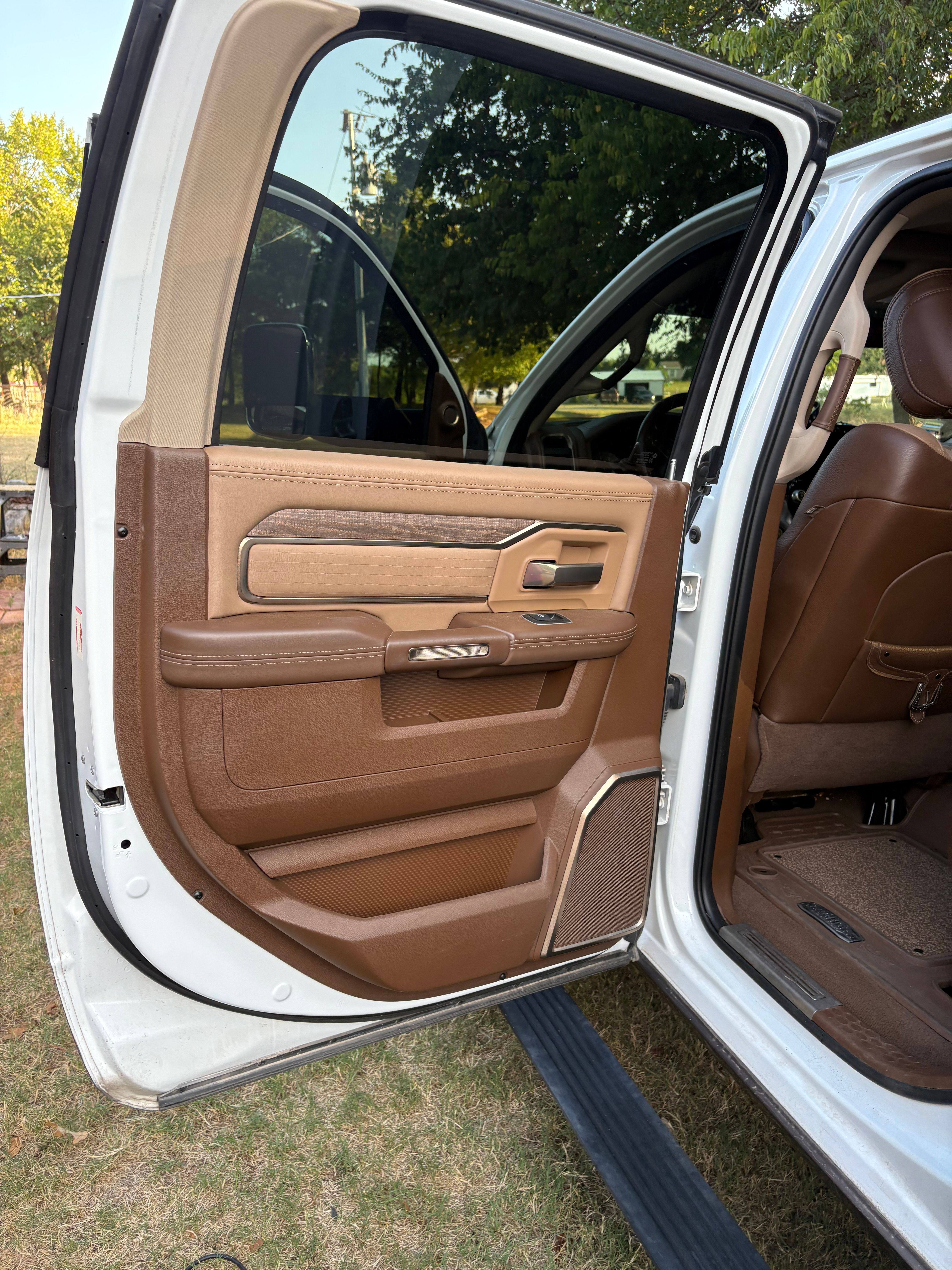 Used 2022 RAM 3500 Limited AWD/4WD image 25