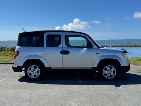 Used 2010 Honda Element LX image 2
