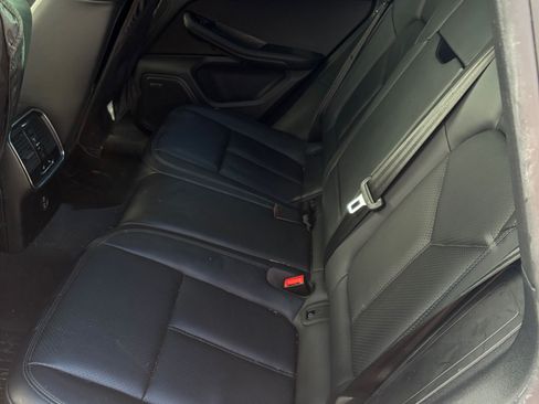 Used 2020 Porsche Macan S image 14