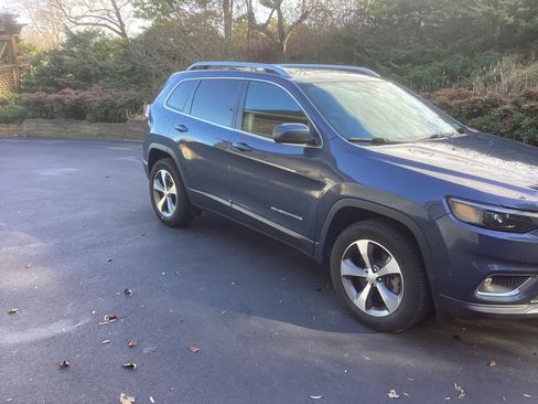 Used 2021 Jeep Cherokee Limited image 4