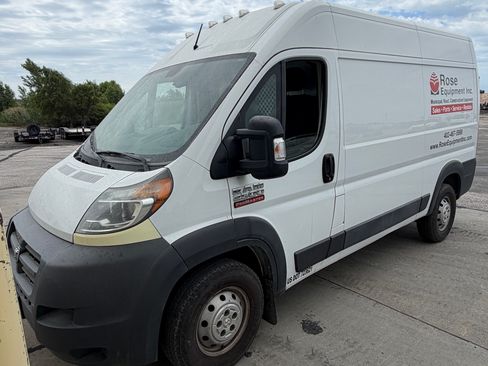 Used 2014 RAM ProMaster 2500 FWD image 2