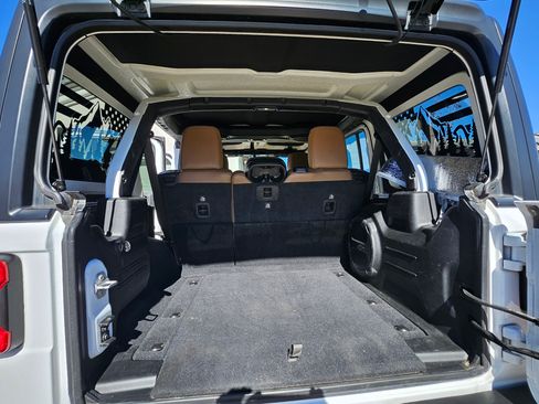 Used 2021 Jeep Wrangler Unlimited Rubicon image 12