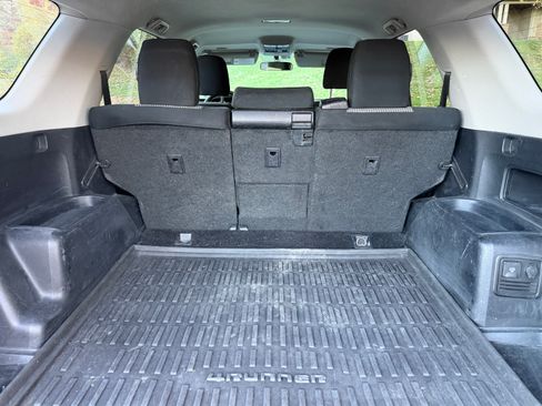 Used 2016 Toyota 4Runner SR5 image 16