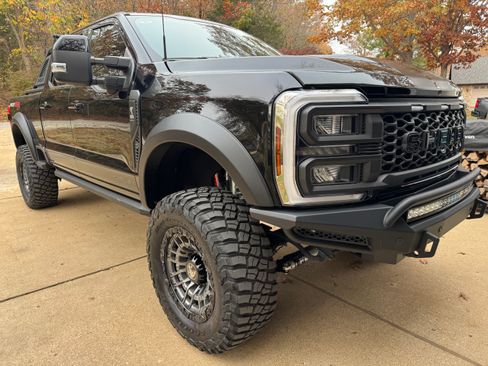 Used 2024 Ford F250 Lariat w/ Lariat Ultimate Package AWD/4WD image 1
