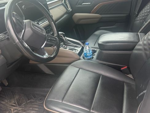 Used 2023 GMC Canyon Denali image 5