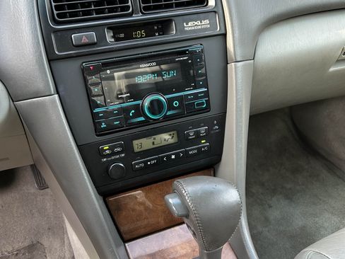 Used 1998 Lexus ES 330 300 Sedan 4D image 10