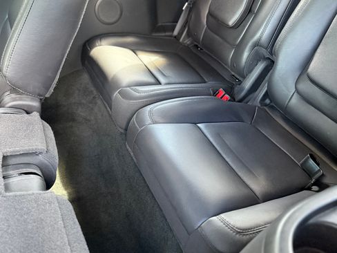 Used 2014 Ford Explorer XLT w/ Equipment Group 202A image 12