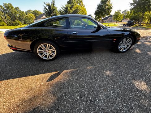 Used 2003 Jaguar XK8 Coupe RWD image 8