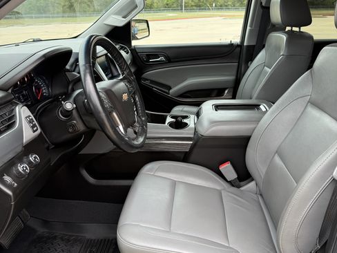 Used 2019 Chevrolet Suburban LT w/ Luxury Package image 30