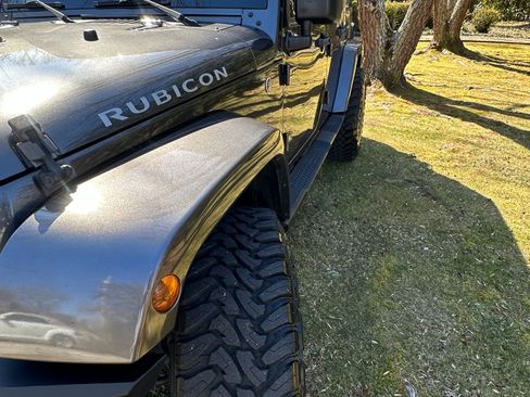 Used 2016 Jeep Wrangler Unlimited Rubicon w/ Connectivity Group image 6