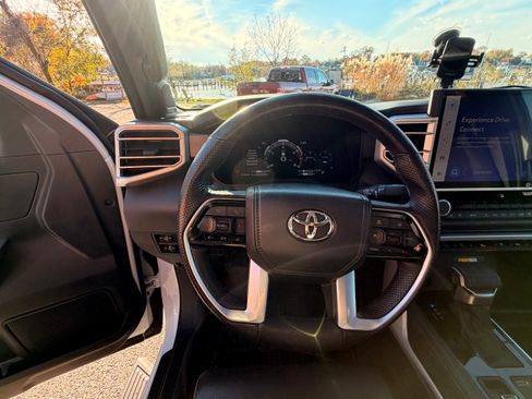 Used 2022 Toyota Tundra Platinum image 17