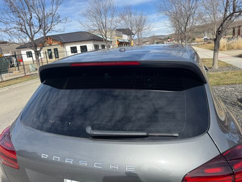 Used 2016 Porsche Cayenne Diesel image 9