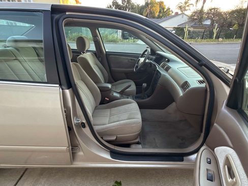 Used 2001 Toyota Camry LE image 14