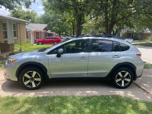 Used 2014 Subaru Crosstrek Touring AWD/4WD image 2
