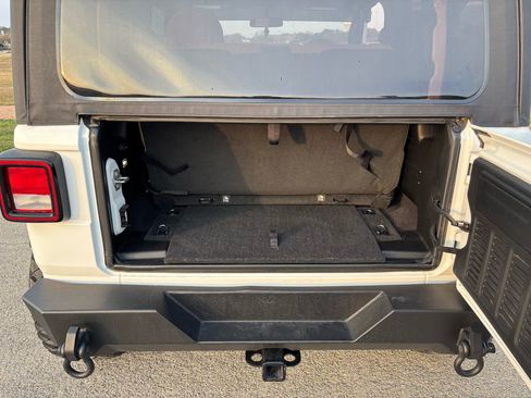 Used 2023 Jeep Wrangler Sport image 22