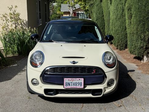 Used 2017 MINI Cooper S image 2