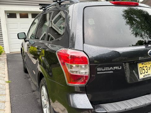Used 2015 Subaru Forester 2.5i Premium w/ All-Weather Package AWD/4WD image 19
