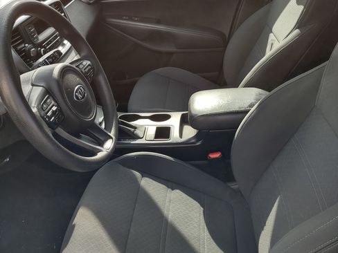 Used 2017 Kia Sorento L image 13