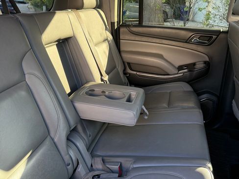 Used 2016 Chevrolet Suburban LT image 25