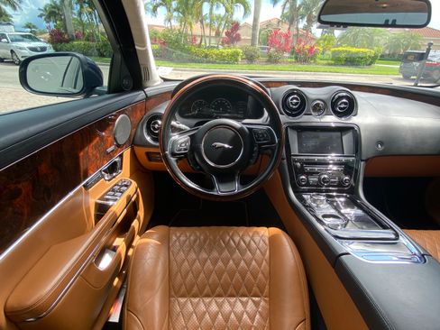 Used 2016 Jaguar XJ L Supercharged image 9
