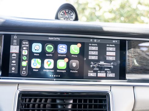 Used 2017 Porsche Panamera Turbo image 19