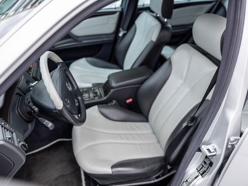 Used 2000 Mercedes-Benz E 55 AMG Sedan image 8