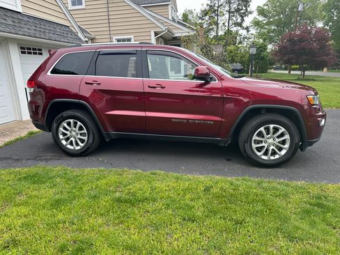 Used 2021 Jeep Grand Cherokee Laredo AWD/4WD image 6