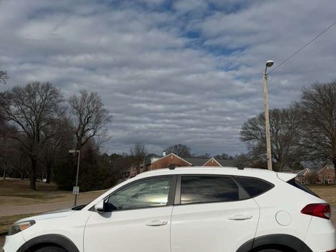 Used 2016 Hyundai Tucson Eco image 2