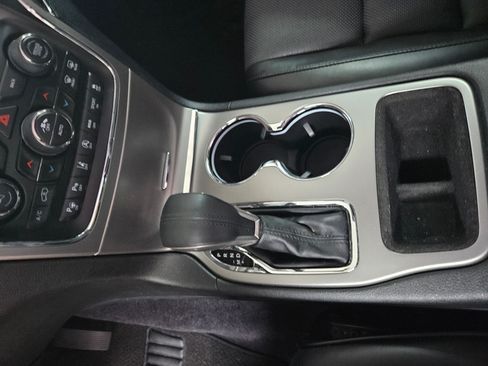 Used 2017 Jeep Grand Cherokee Summit image 18