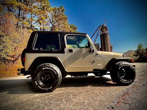 Used 2004 Jeep Wrangler X w/ Full Face Tire & Wheel Group AWD/4WD image 1