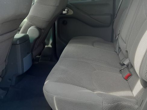 Used 2007 Nissan Frontier SE w/ SE Value Truck Pkg image 11