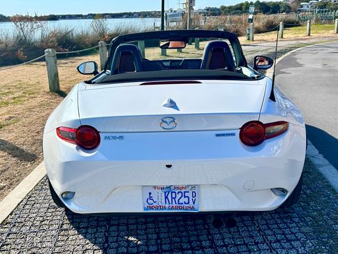Used 2022 MAZDA MX-5 Miata Grand Touring image 18