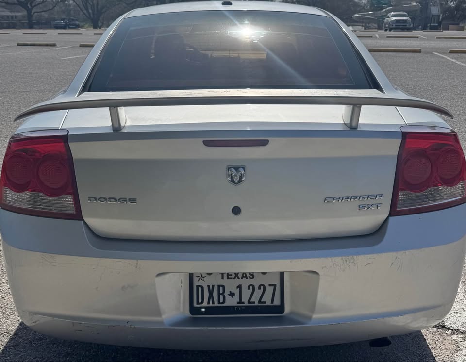 Used 2010 Dodge Charger SXT RWD image 6