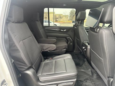 Used 2021 GMC Yukon XL Denali w/ Denali Premium Package AWD/4WD image 21