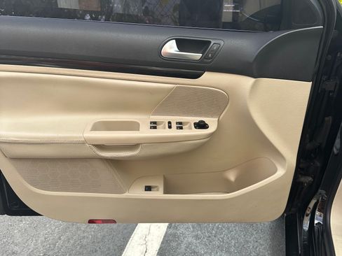 Used 2014 Volkswagen Jetta TDI image 9